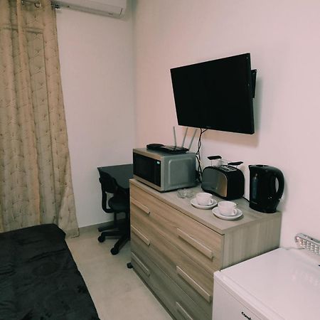 Fairwinds - Double Room With Ensuite - Luqa Airport - Self Check In & Out Available Exterior foto